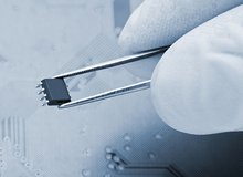 Pinzette mit Chip 460 318.jpg